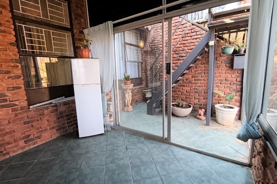 2 Bedroom Property for Sale in Meerhof North West